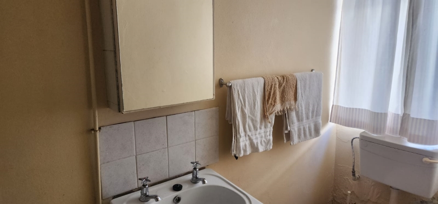 5 Bedroom Property for Sale in Heilbron Free State